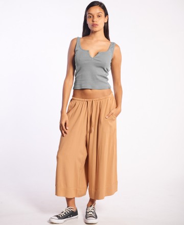 Musculosa
Y Tu Quique? Rib Basic