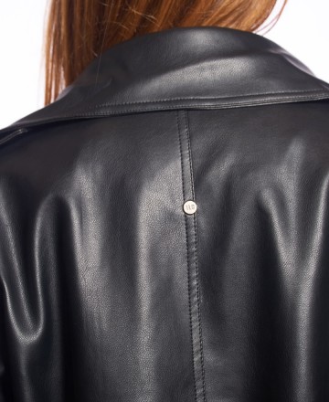 Tapado
Isabel La Cat�lica Trench Goth