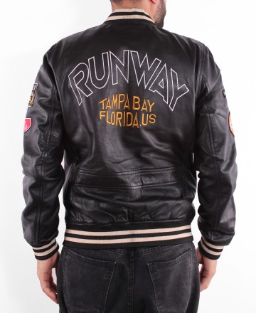 Campera 
Runway University