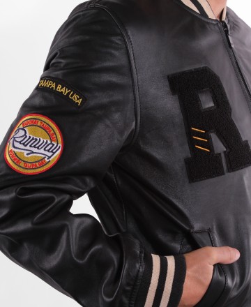 Campera 
Runway University