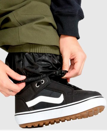 Enterito 
Volcom Creston 3D Stretch Bib Overall