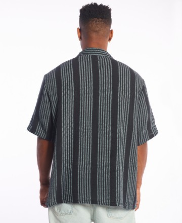 Camisa 
Y Tu Quique? Hawaii Trama