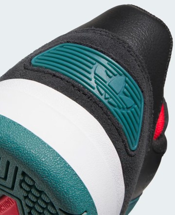 Zapatillas 
Adidas Tekkira Cup