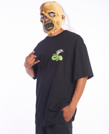 Remera 
Creature Over Relic