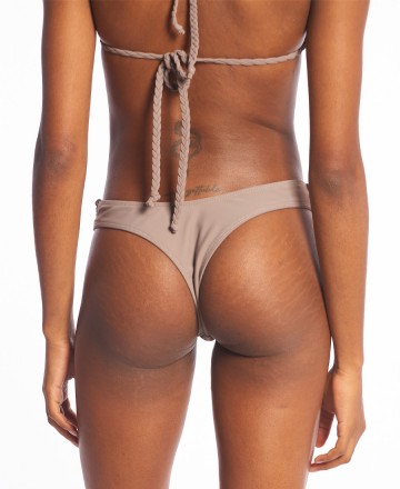 Bikini 
Y T� Quique? C-Less Hi Trenzada