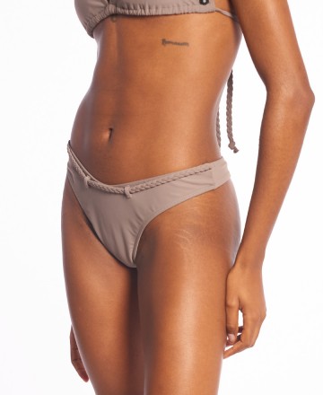 Bikini 
Y T� Quique? C-Less Hi Trenzada