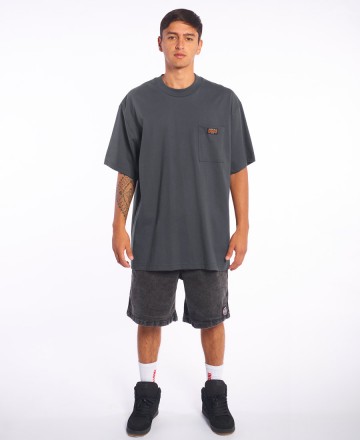 Remera 
Independent Built To Grind