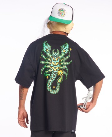 Remera 
Creature Deadly Sands