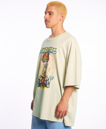 Remera 
Santa Cruz Winkowski Spaced Out Front