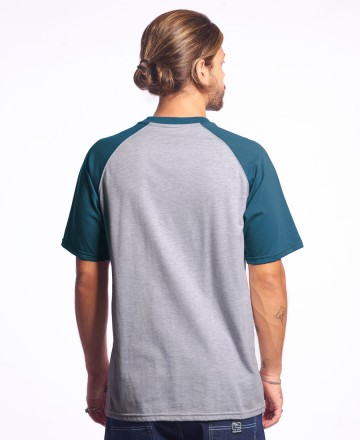 Remera 
Rip Curl Raglan Surf