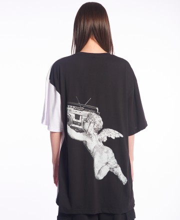 Remera 
MCD Over Querubin